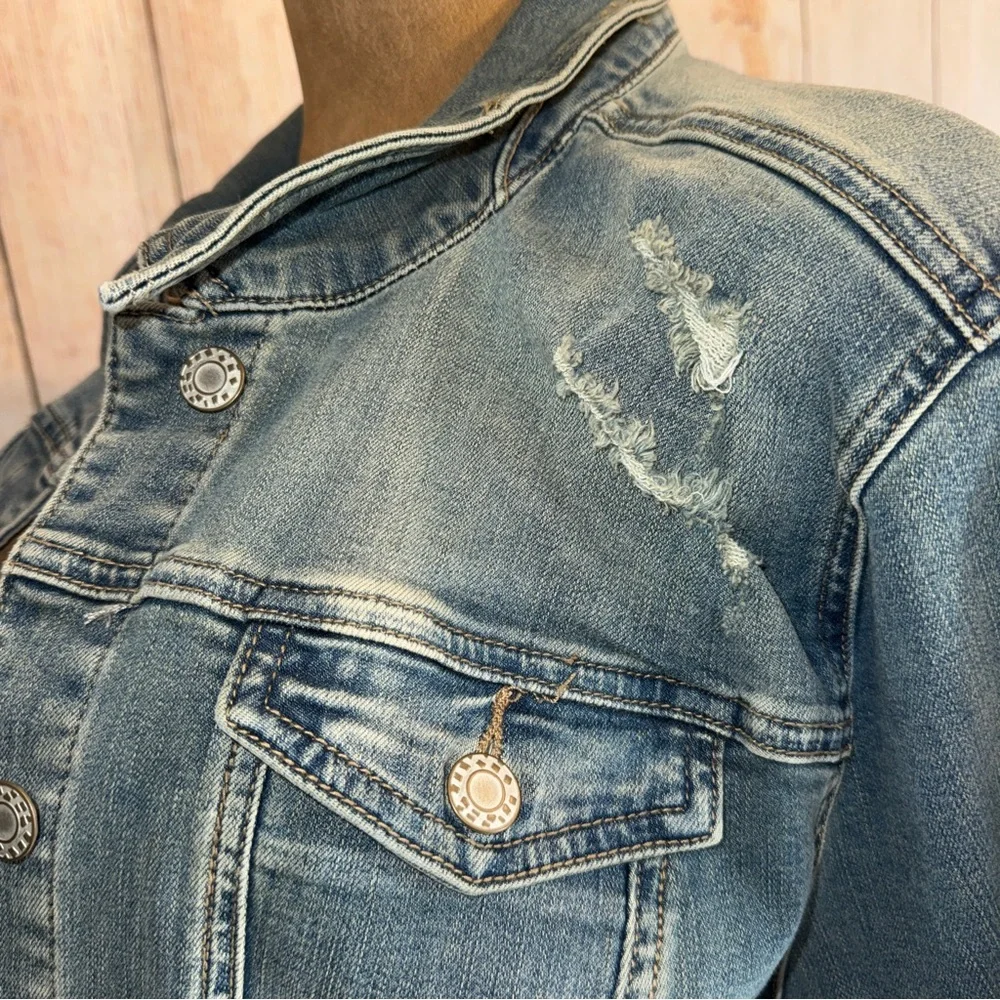 Cato est 1946 Classic Jean Jacket- Distressed Blue- Soft Denim- XL 16/18 Stretch - Picture 7 of 10